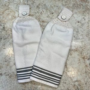 2 Hanging Kitchen Hand Towels / Gray and White / Cooking